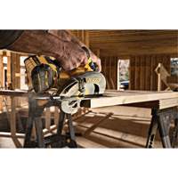 FlexVolt&reg; Max Brushless Circular Saw with Electric Brake (Tool Only), 7-1/4", 60 V Solutions industrielles ALPHA
